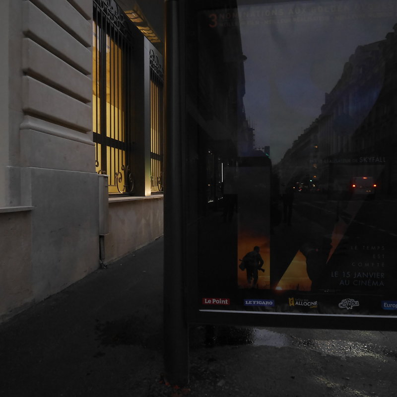 A travers lae pare-brise d'une voiture durant la crise sanitaire